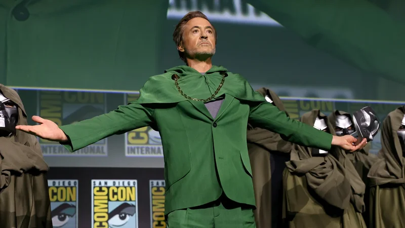 Jenius! Fans Berhasil Bongkar Pesan Misterius di Jaket Doctor Doom RDJ Avengers Doomsday